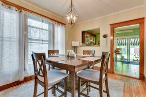 Dining - Charming Buffalo Vacation Rental w/ Covered Patio! (Buffalo)