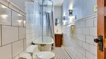 House (3 Bedrooms) | Bathroom | Shower