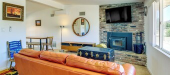 Joshua Tree Home w/ Patio - 5 Mi to National Park!