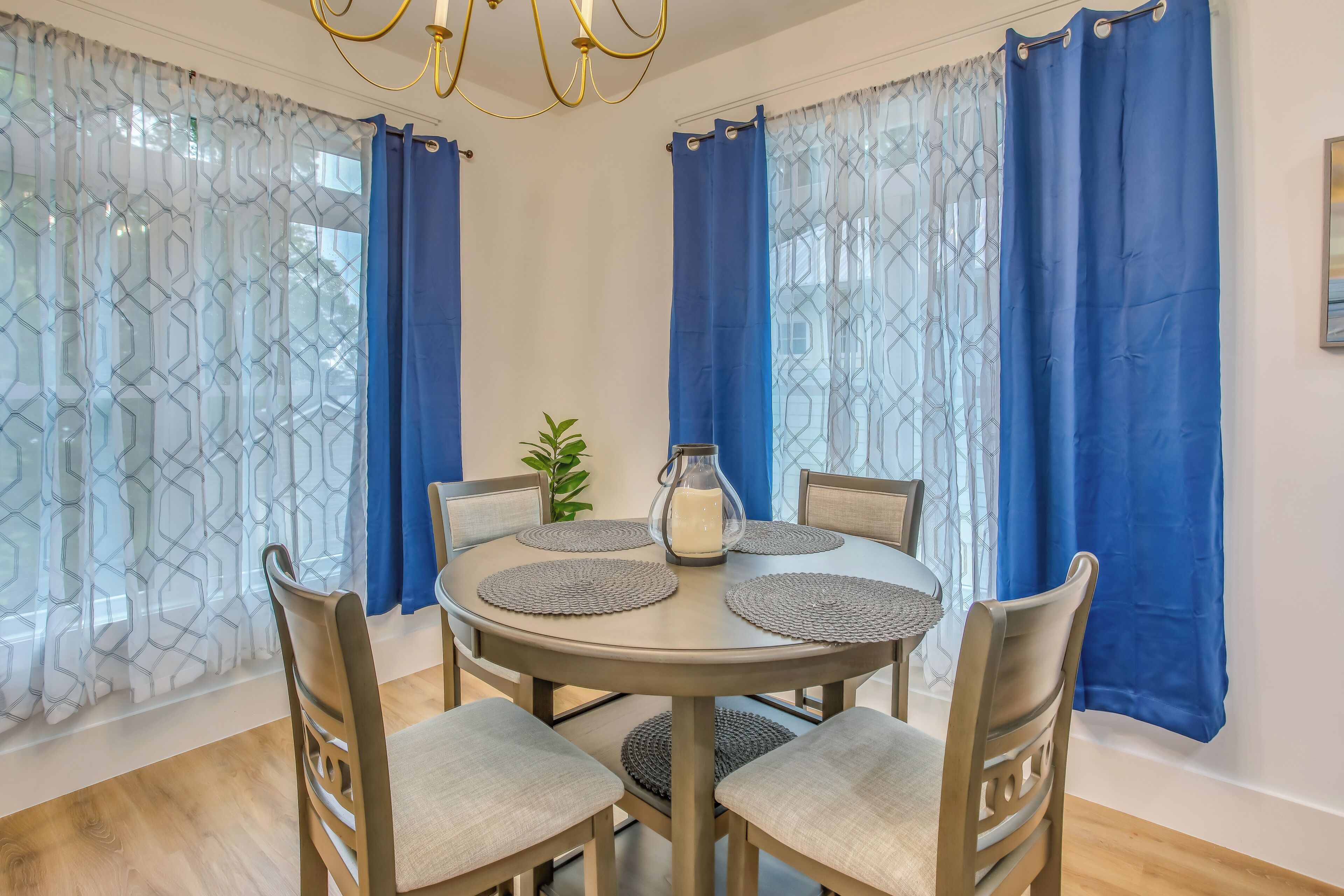 House (5 Bedrooms) | Interior