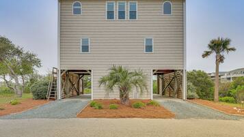 House (4 Bedrooms) | Front of property