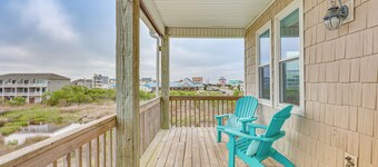 Walk to Surf City Beach: Ocean-view Home w/ Decks!