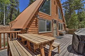 Terrace/patio - Cozy Duck Creek Cabin ~ 12 Mi to Nat'l Forest (Duck Creek Village)