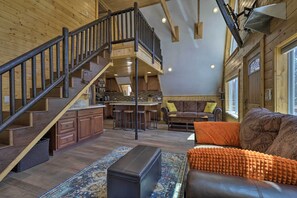 TV, fireplace - Cozy Duck Creek Cabin ~ 12 Mi to Nat'l Forest (Duck Creek Village)