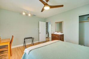 Interior - Sunny Lake Wales Getaway - 1 Mi to Downtown (Lake Wales)