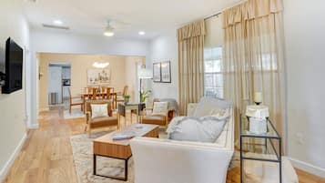 Cottage (3 Bedrooms) | Front of property