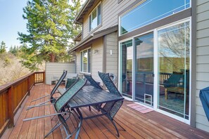Apartment (3 Bedrooms) | Interior - Pool & Hot Tub Access! Running Y Retreat w/ Deck (Klamath Falls)