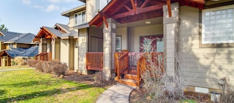 Klamath Falls Getaway w/ Pool & Hot Tub Access!