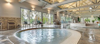 Klamath Falls Getaway w/ Pool & Hot Tub Access!
