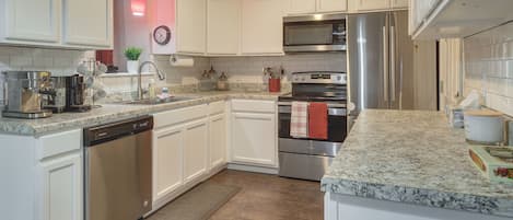 House (2 Bedrooms) | Interior