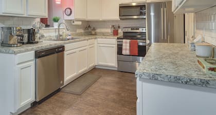 Cozy Norman Home: 4 Mi to Oklahoma University!