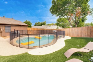 House (3 Bedrooms) | Interior - Game Room & Pool: Family Home in The Colony! (The Colony)