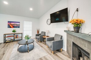 House (3 Bedrooms) | Interior - Game Room & Pool: Family Home in The Colony! (The Colony)