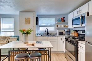 Interior - Cozy Oklahoma Getaway w/ Covered Patio (Norman)