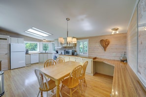 Cottage (3 Bedrooms) | Interior