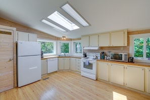 Cottage (3 Bedrooms) | Interior