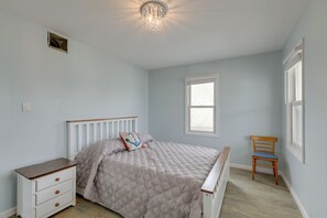 Apartment (3 Bedrooms) | Interior - Sunny Seaside Heights Retreat: Walkable Location! (Seaside Heights)