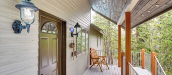 Spacious Beaver Getaway Near Eagle Point Resort!