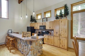 House (3 Bedrooms) | Interior - Spacious Beaver Getaway Near Eagle Point Resort! (Beaver)