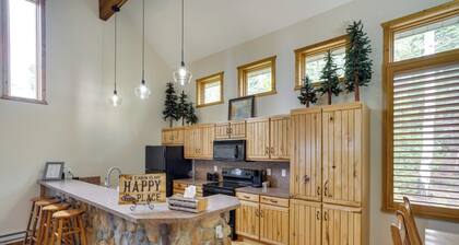 Spacious Beaver Getaway Near Eagle Point Resort!