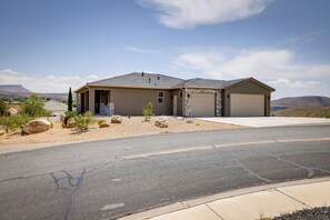 House (2 Bedrooms) | Interior - Toquerville Home w/ Mtn Views, Near State Parks! (Toquerville)