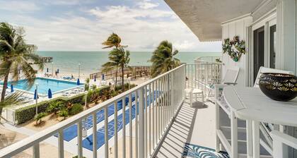 Ocean-view Key Colony Beach Condo w/ Pool Access!