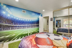 House (5 Bedrooms) | Interior