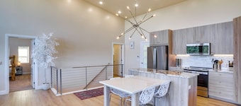 Newly Built, Modern Alton Cabin on 4 Acres!