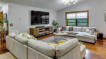 ู
ูุฒู (3 Bedrooms) | ุงูู
ูุดุฃุฉ ู
ู ุงูุฏุงุฎู