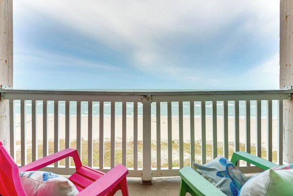 Beachfront Corpus Christi Condo W/ Pool Access! - North Beach, TX
