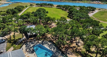 Lago Vista Home w/ Game Room & Outdoor Tub!