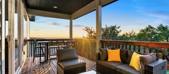 Lago Vista Home w/ Game Room & Outdoor Tub!