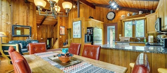 Jamaica Vacation Home w/ Deck: 8 Mi to Skiing!