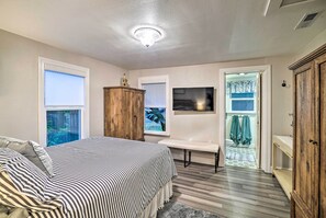 Cottage (1 Bedroom) | Interior - California Cottage < 4 Mi to Redwood Hiking Trails (Ben Lomond)