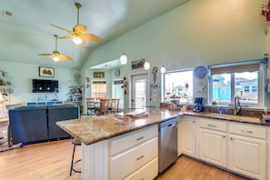 House (2 Bedrooms) | Interior