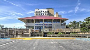 Apartment (4 Bedrooms) | Interior - Poolside Fun & Beach Access in Ocean Pines! (Berlin)