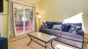Apartment (4 Bedrooms) | Interior - Poolside Fun & Beach Access in Ocean Pines! (Berlin)