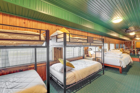 Apartment (0 Bedroom) | Interior - Charming Converted Railcar Studio in Joplin! (Joplin)