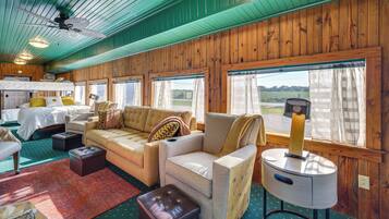 Apartment (0 Bedroom) | Interior