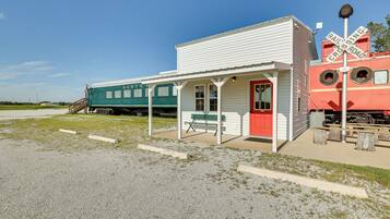 Apartment (0 Bedroom) | Front of property