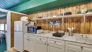 Apartment (0 Bedroom) | Interior