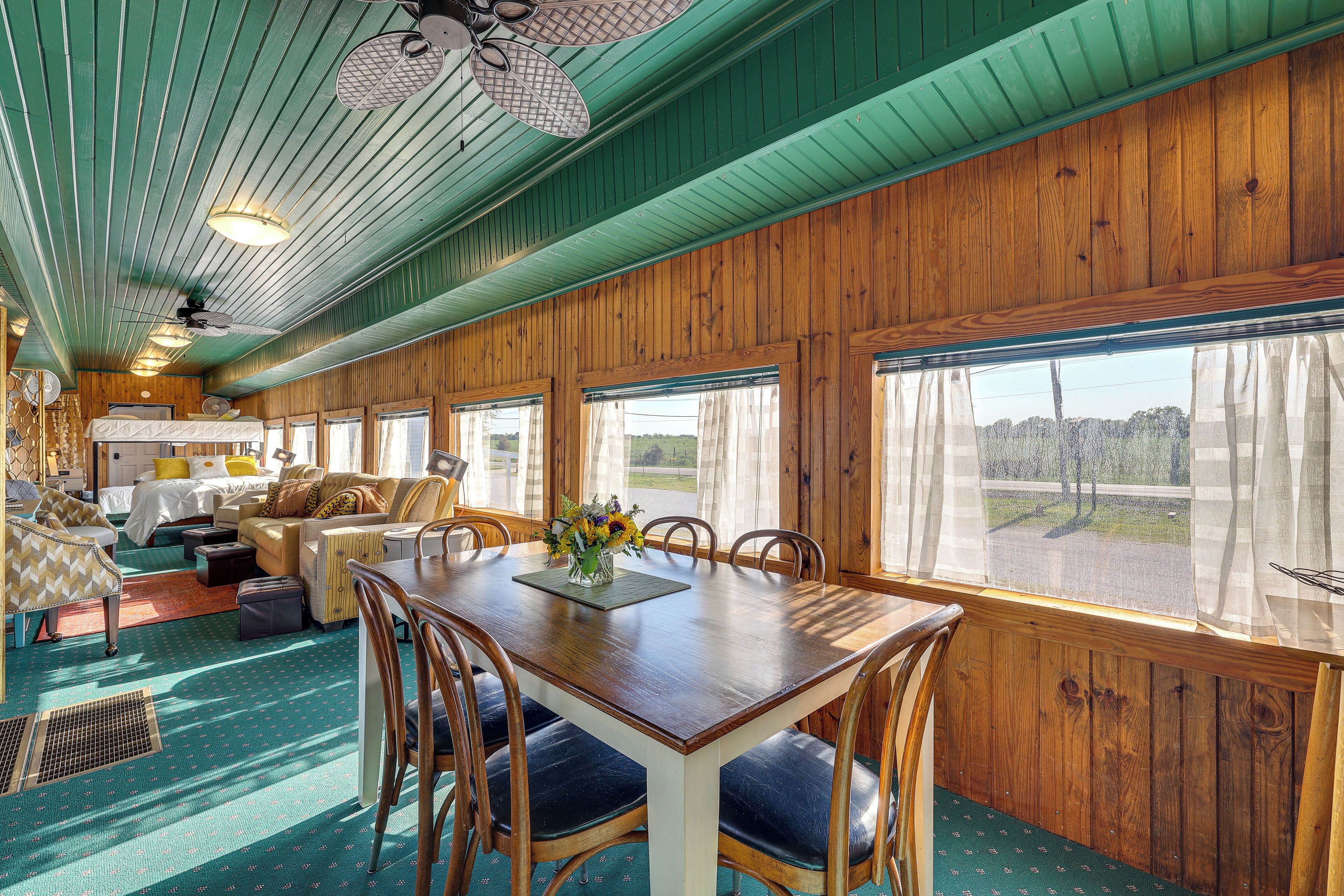 Apartment (0 Bedroom) | Interior