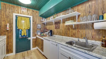 Apartment (0 Bedroom) | Interior