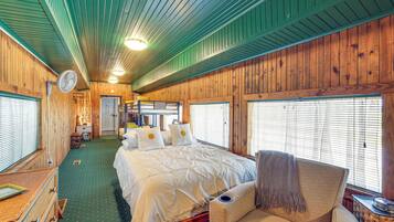 Apartment (0 Bedroom) | Interior