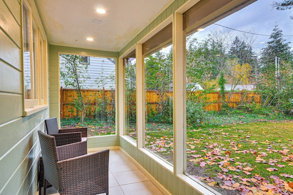 House (2 Bedrooms) | Interior - Modern Home w/ Spacious Yard in Beaverton! (Beaverton)