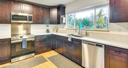 Modern Home w/ Spacious Yard in Beaverton!