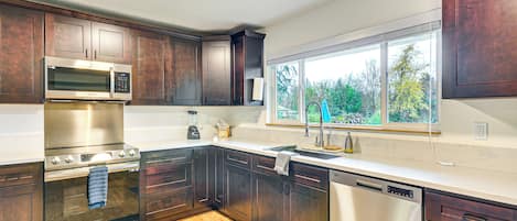 House (2 Bedrooms) | Interior