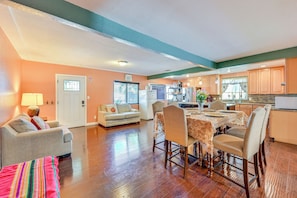 House (4 Bedrooms) | Interior