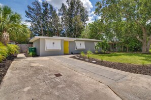 Interior - Melbourne Escape w/ Screened Patio, Near Beaches! (Melbourne)