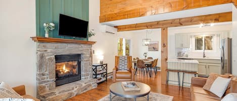 House (3 Bedrooms) | Front of property